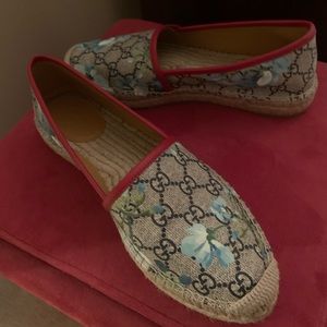 Gucci women’s GG supreme canvas blue bloom espadrille flats size 38